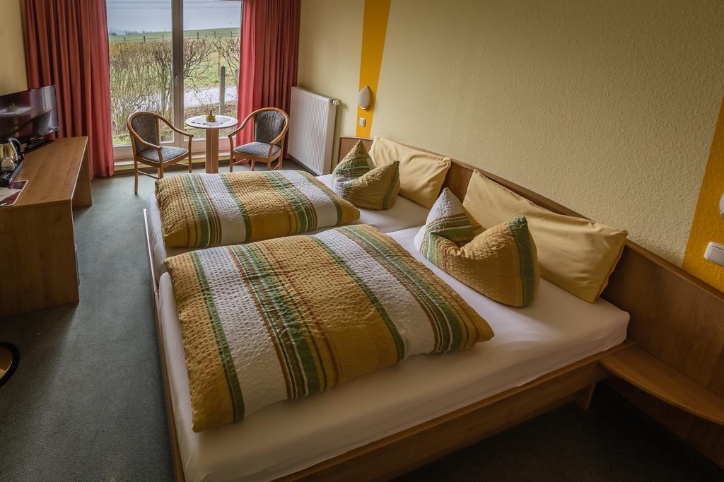 Hotel-Pension Am Rosarium Sangerhausen Værelse billede