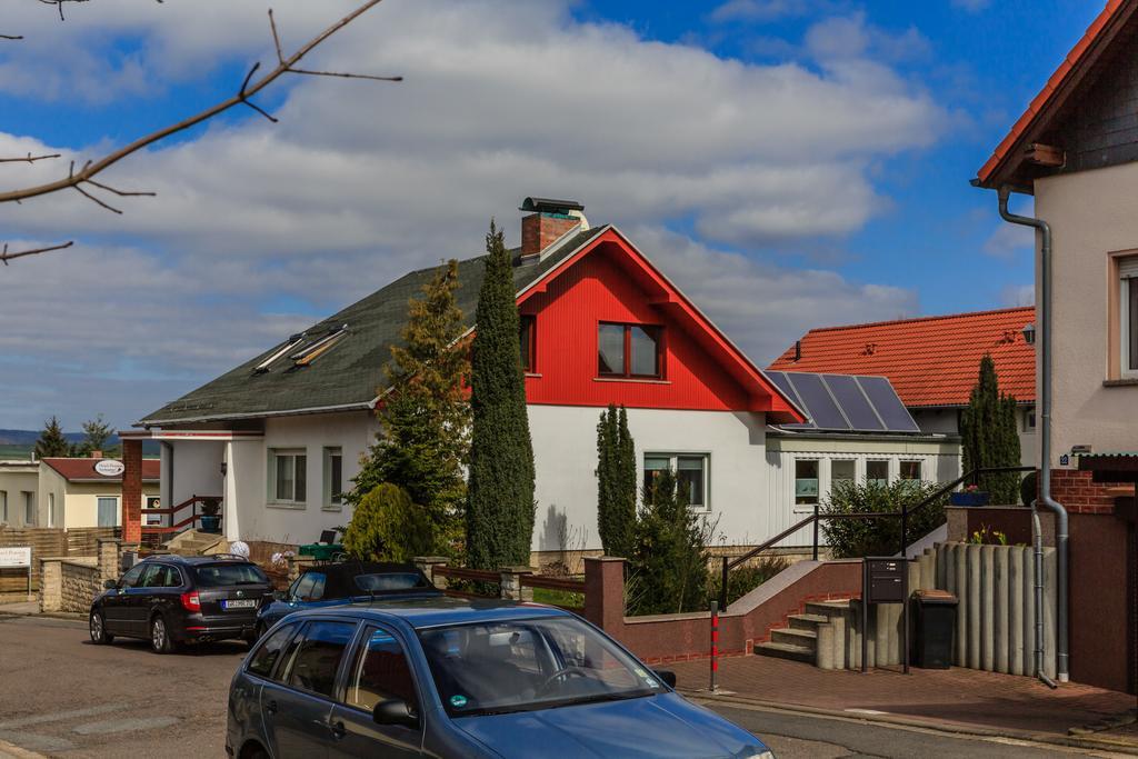 Hotel-Pension Am Rosarium Sangerhausen Eksteriør billede